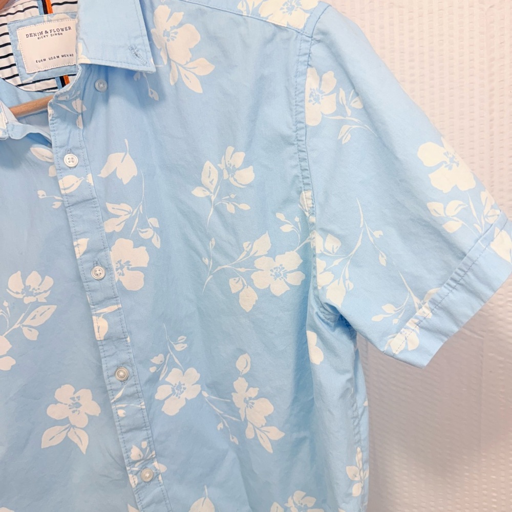 Denim & Flower tropical coastal travel Floral button down baby blue shirt size m - Picture 13 of 13